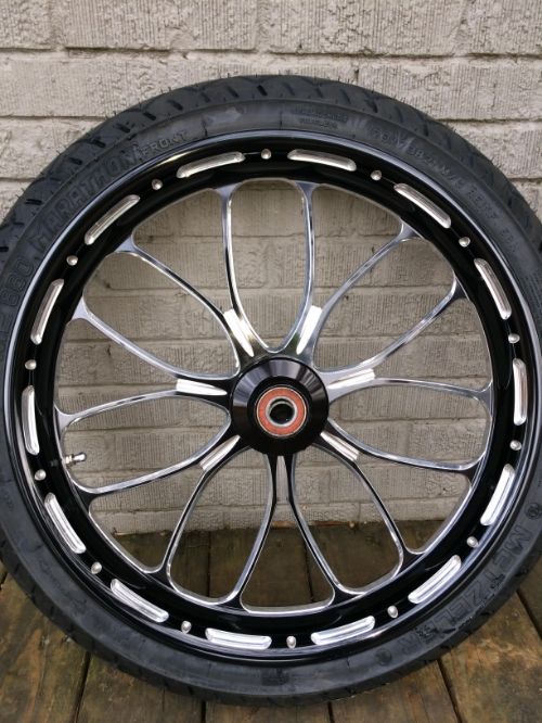 PM Heathen Contrast Cut wheels/tires Road Glide